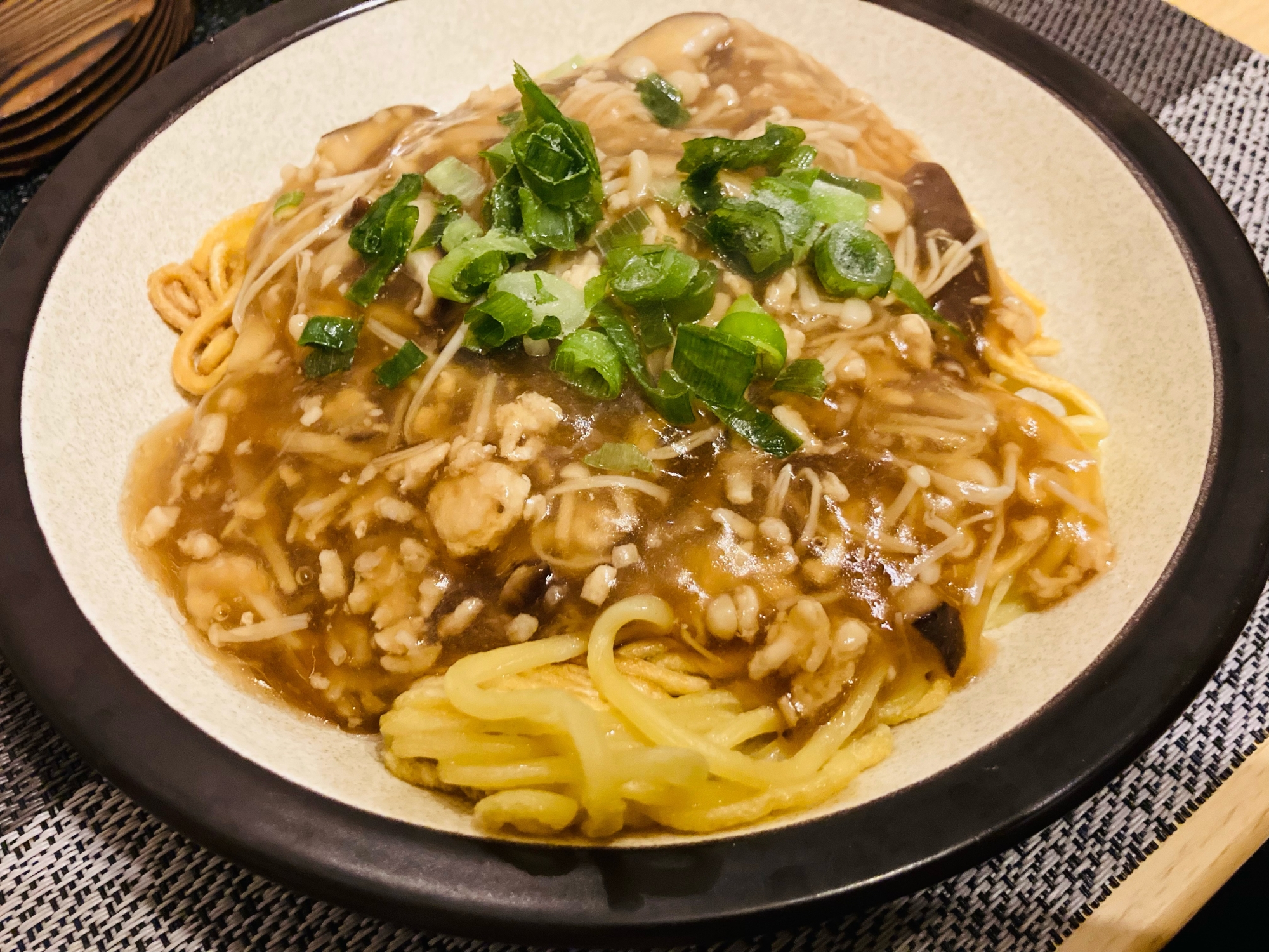 きのこと挽肉のあんかけかた焼きそば