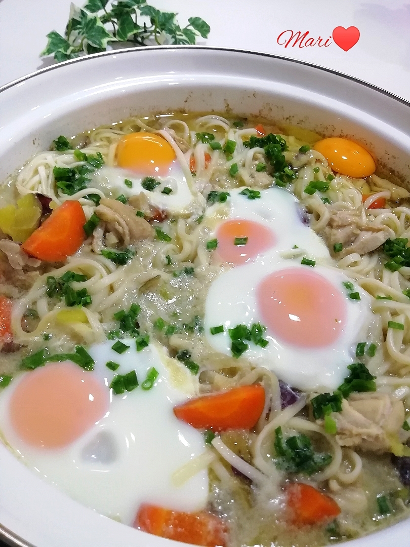 さつまいもと鶏の味噌煮込みうどん