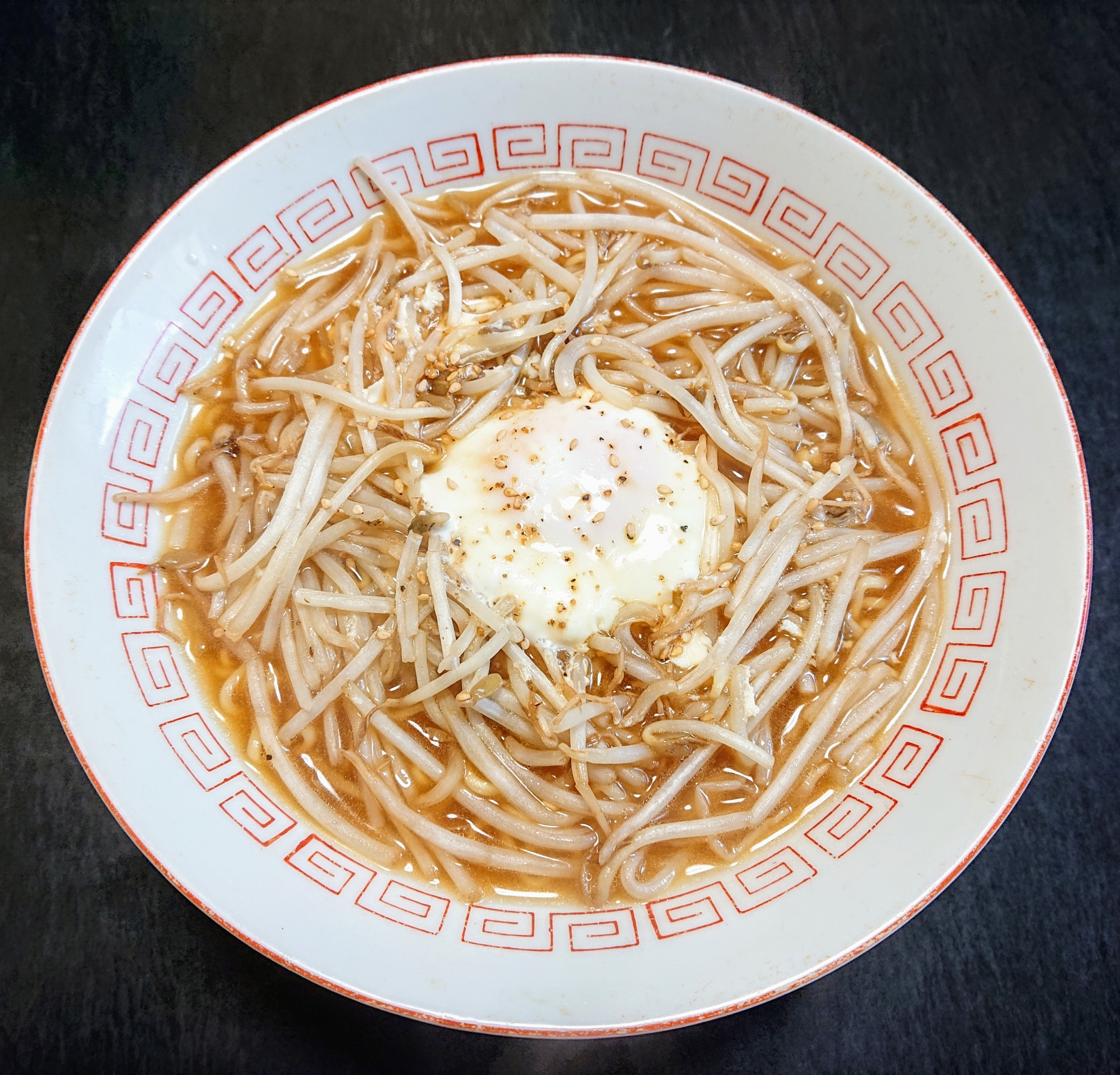 チンもやしチンたまの味噌ラーメン