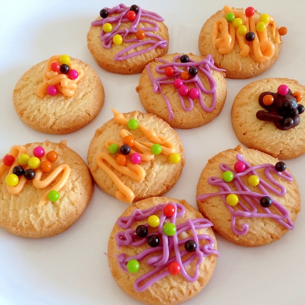 市販のクッキーで デコレーションクッキー レシピ 作り方 By うーころちゃん 楽天レシピ 市販のクッキーで デコレーションクッキー レシピ 作り方 By うーころちゃん 楽天レシピ