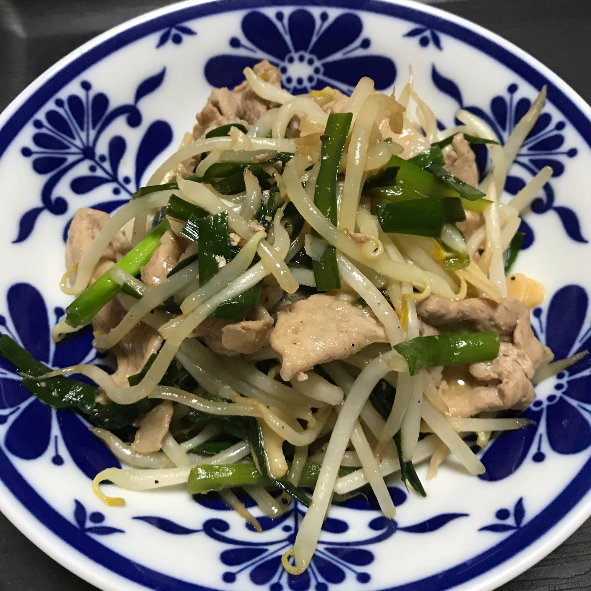 豚こまニラもやし炒め レシピ 作り方 By Biscoo 楽天レシピ 豚こまニラもやし炒め レシピ 作り方 By Biscoo 楽天レシピ