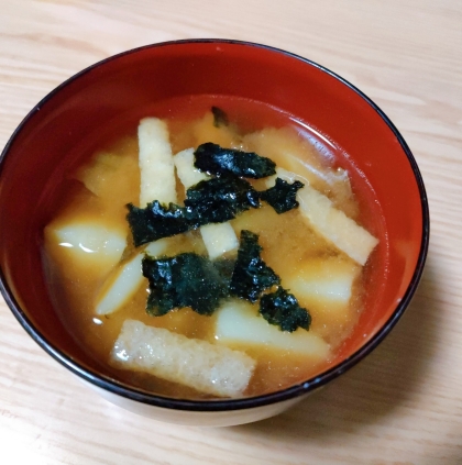 ころころじゃがいもの海苔味噌汁