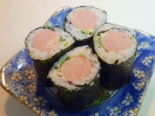 魚肉ソーセージとかいわれ大根の巻き寿司
