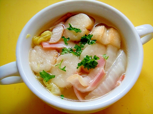 白菜とベーコン焼き麩のスープ
