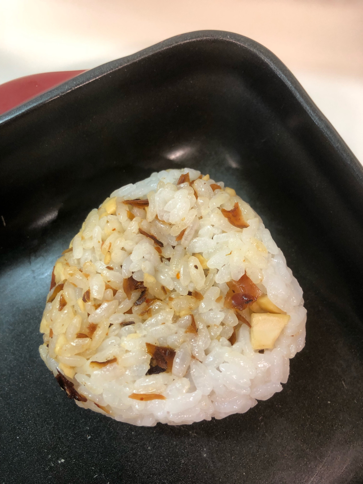 【焼津産】鰹節チップス〝バリ勝男クン〟のおにぎり
