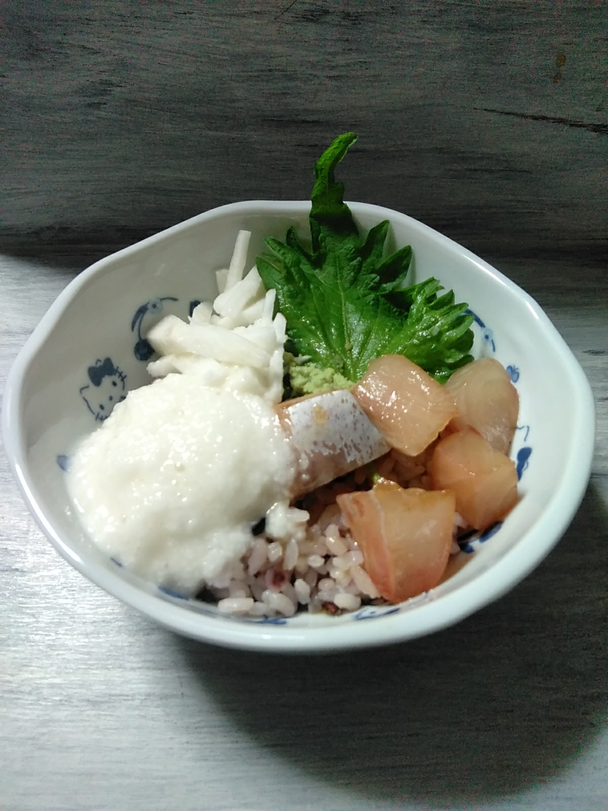 ヘルシー✨雑穀米で海鮮とろろ丼