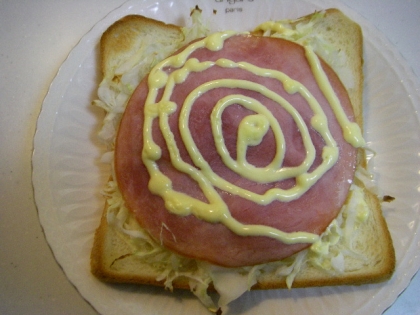 トーストも作ったよ～❤パパの朝ごはんだよっ。野菜嫌いのパパがモリモリ食べてた＠＾＾＠パパおゴチでしたぁ❤