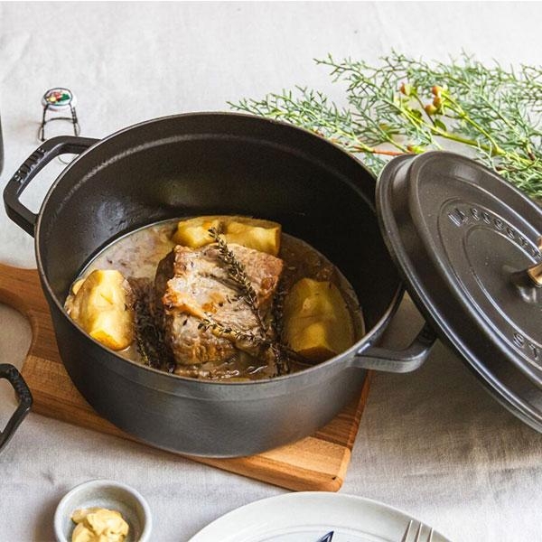 [ストウブ公式]豚肩ロースとりんごのポットロースト