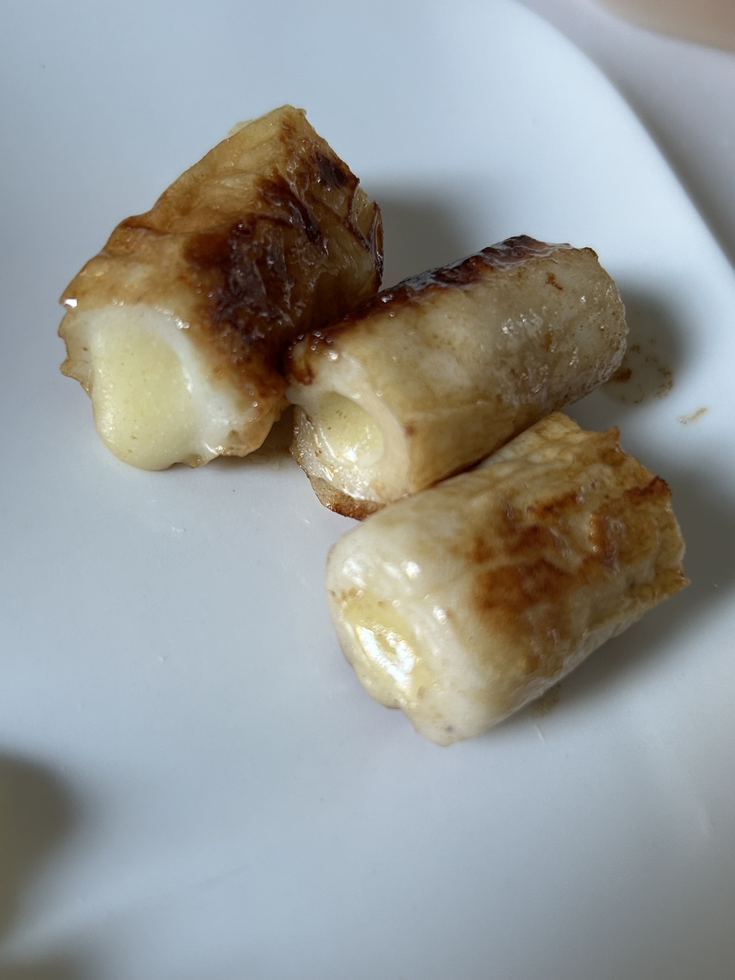 国産チーズを詰めたちくわのバター醤油焼き