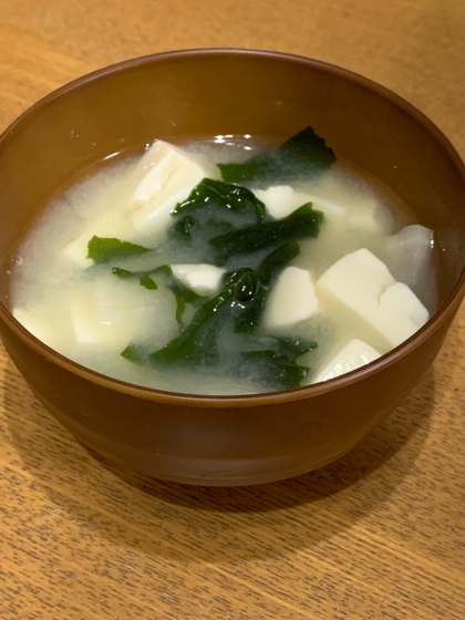 大根と豆腐とわかめの味噌汁