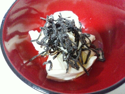 おぼろ豆腐で作りました♪ごま油の香りと昆布の旨味、落ち着く美味しさですね～！
ごちそう様でした★