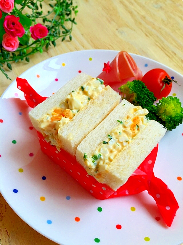 ハマっちゃうよ〜♪ポリポリたくあん入り卵サンド♪