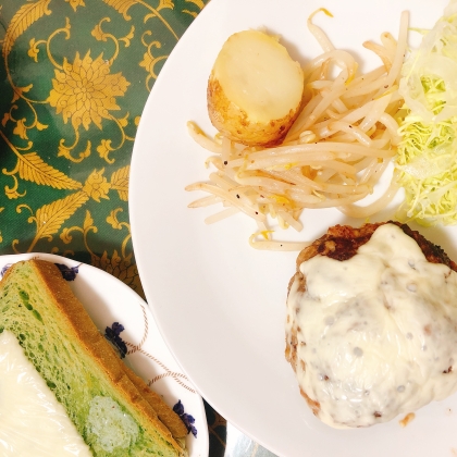 ニラ小玉葱エリンギもやしハンバーグ蒸し煮