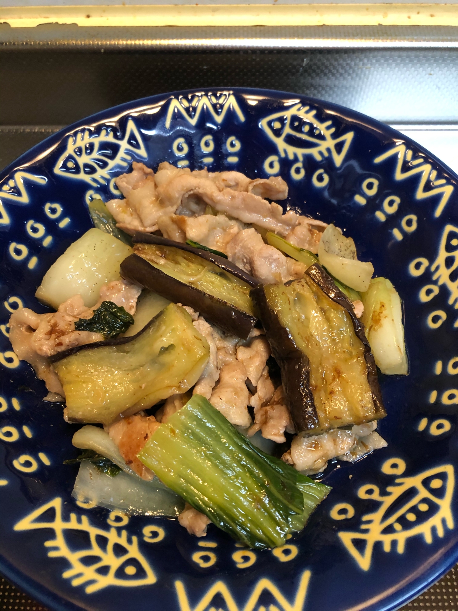 鰹節の風味♪豚肉とチンゲン菜とナスの生姜醤油炒め♪