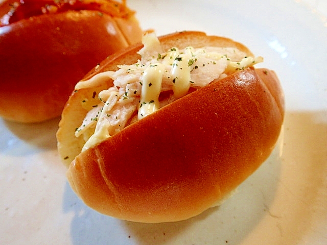 ポテトとチキンの焼きロールパン