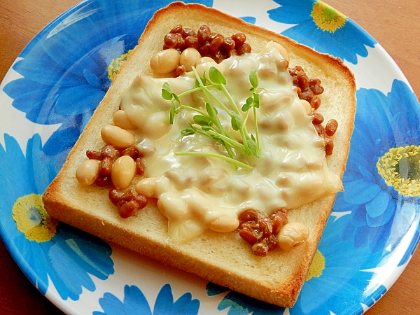 ＋茹で大豆で❤パン耳の納豆トースト♪（チーズ）