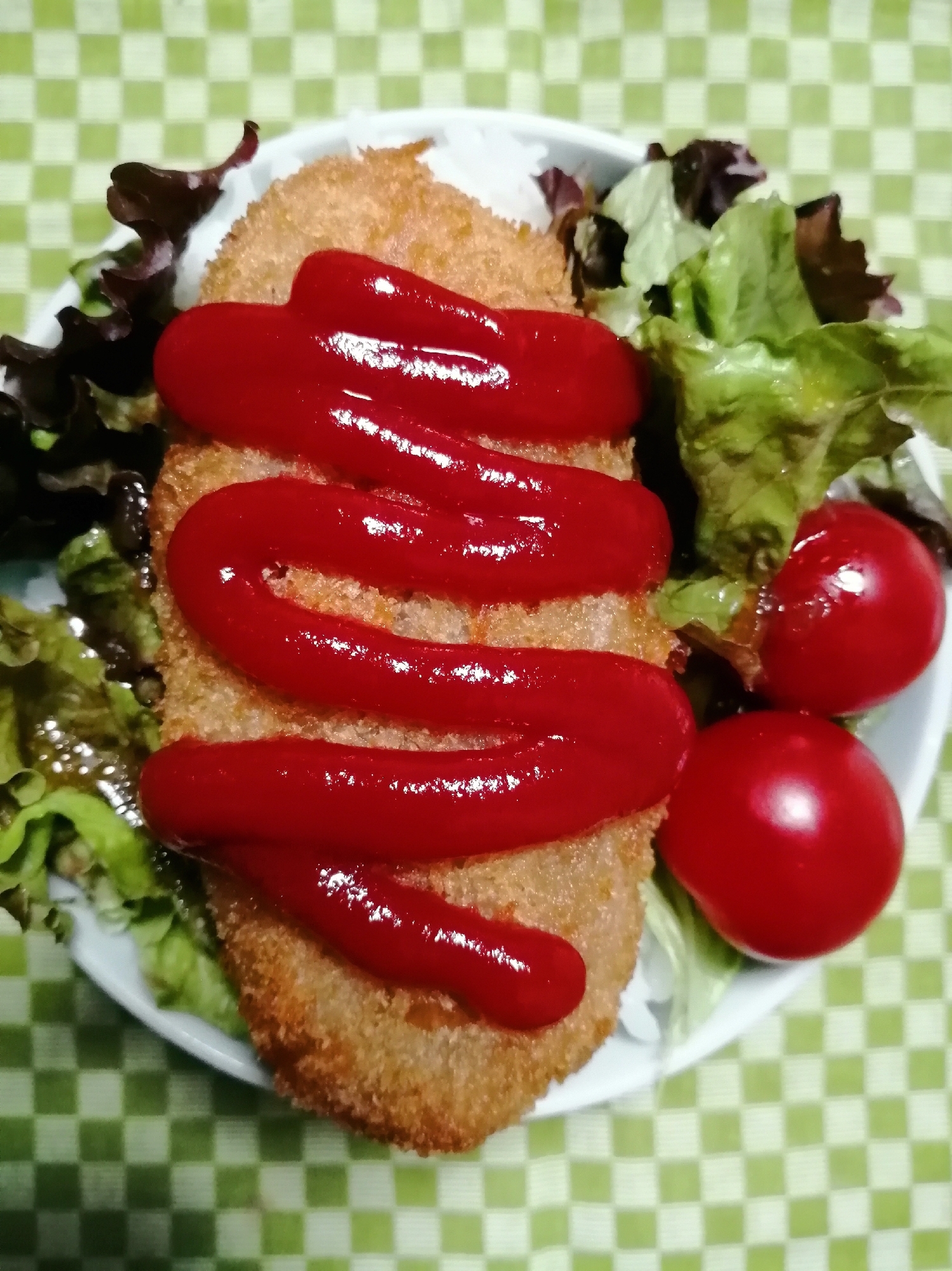 サニーレタスとプチトマトのコロッケ丼