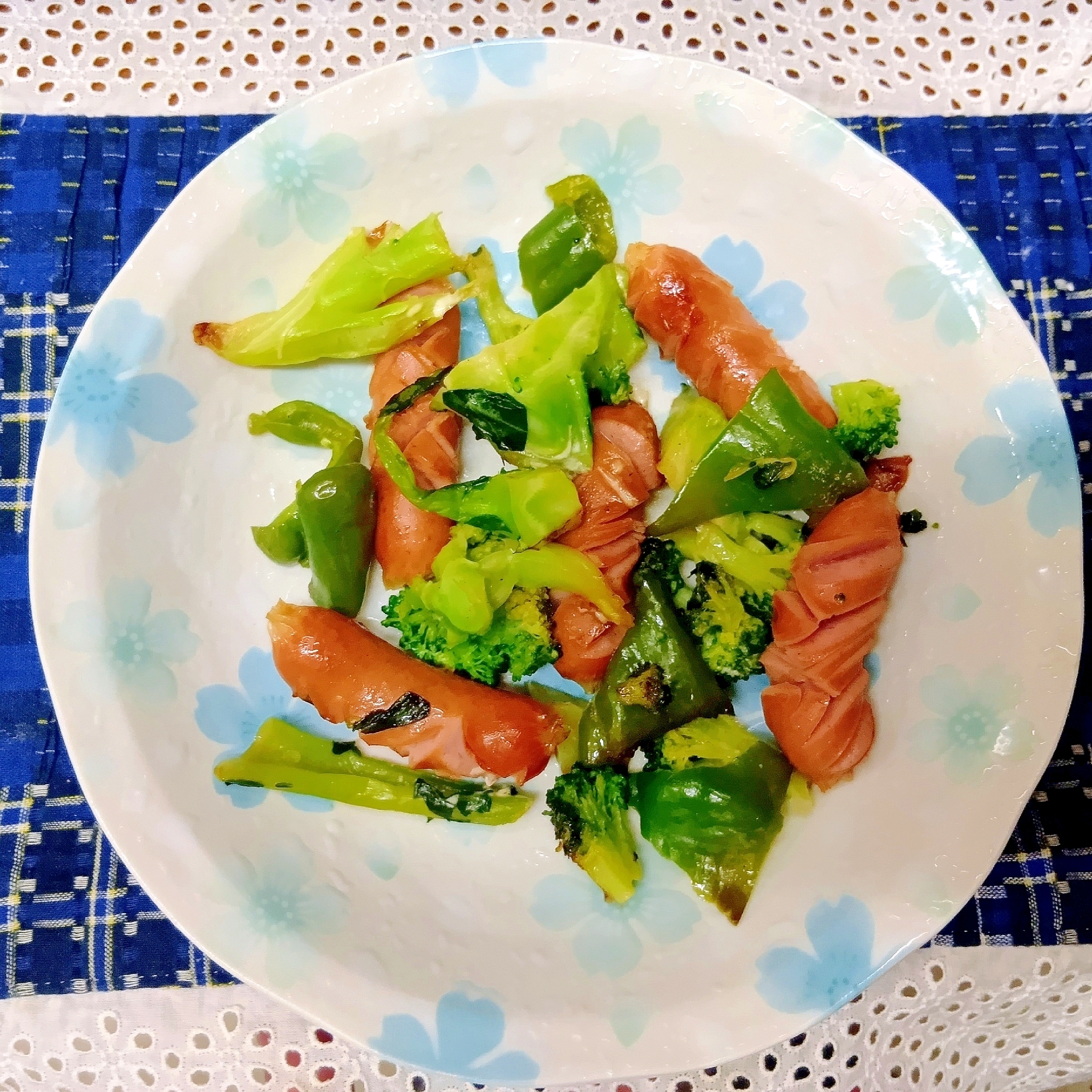 ウインナーとプロッコリーの炒めもの