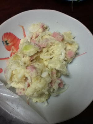魚肉ソーセージと玉ねぎのポテトサラダ レシピ 作り方 By とりあえず乾杯 楽天レシピ