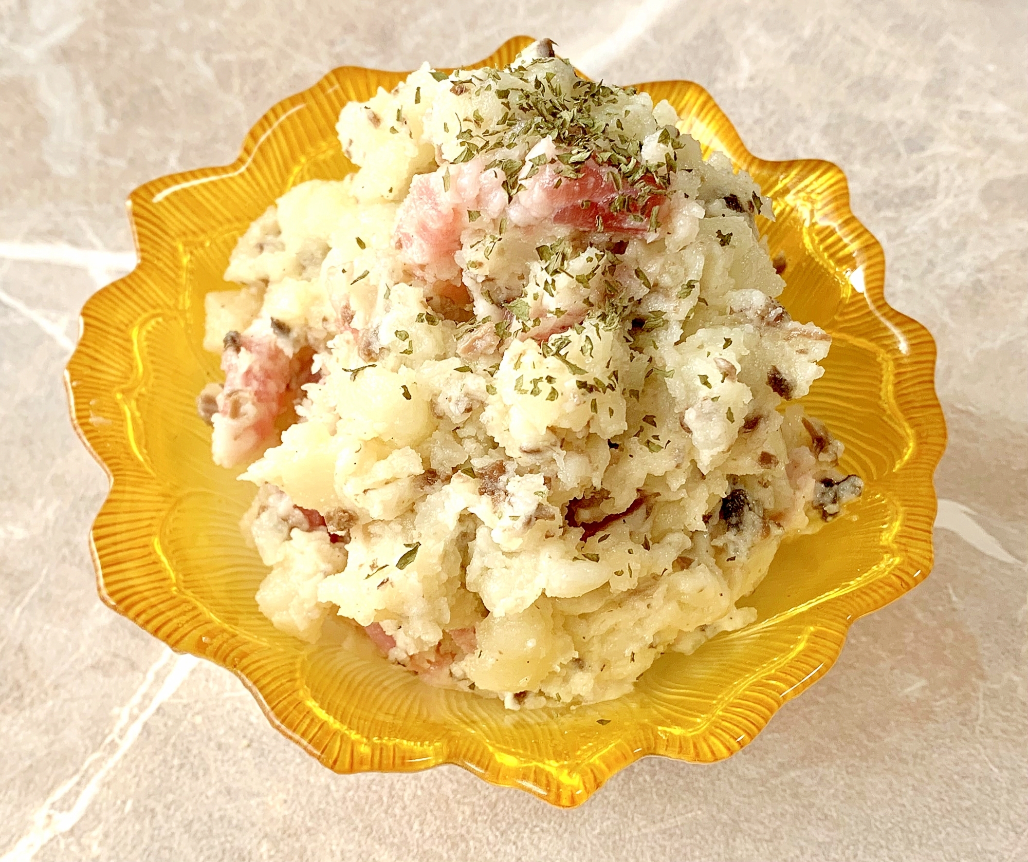 生ベーコンとトリュフのポテトサラダ