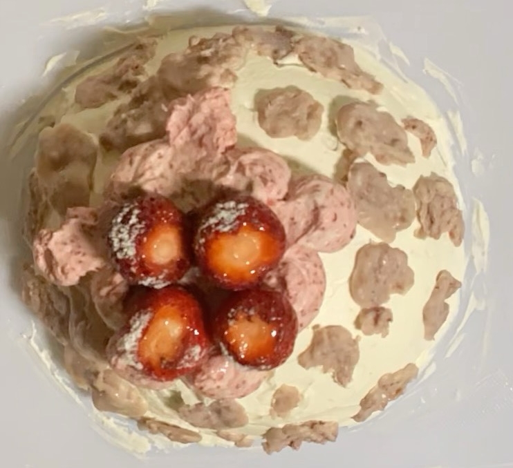 ひな祭り イチゴのドームケーキ