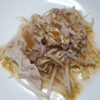 レンジで簡単！豚肉ともやしのホットサラダ