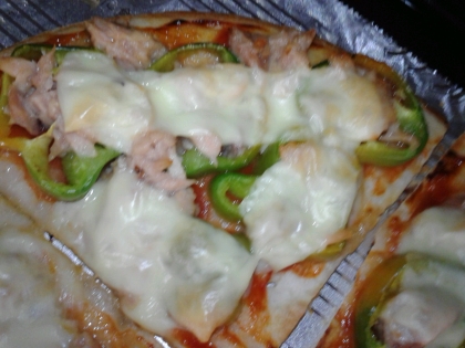 フライパンで焼く、ツナのピザ(o^^o)