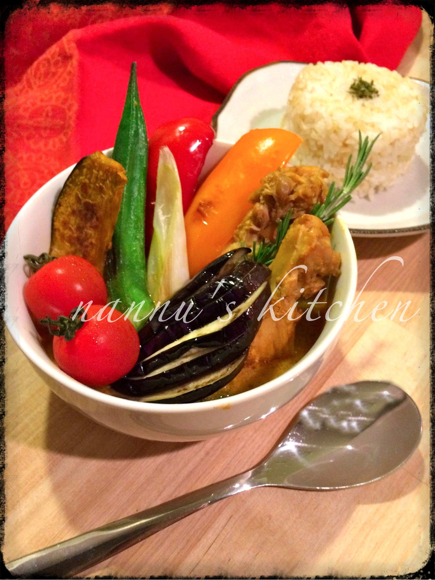 夏バテ知らず!チキン&夏野菜の豆乳スープカレー
