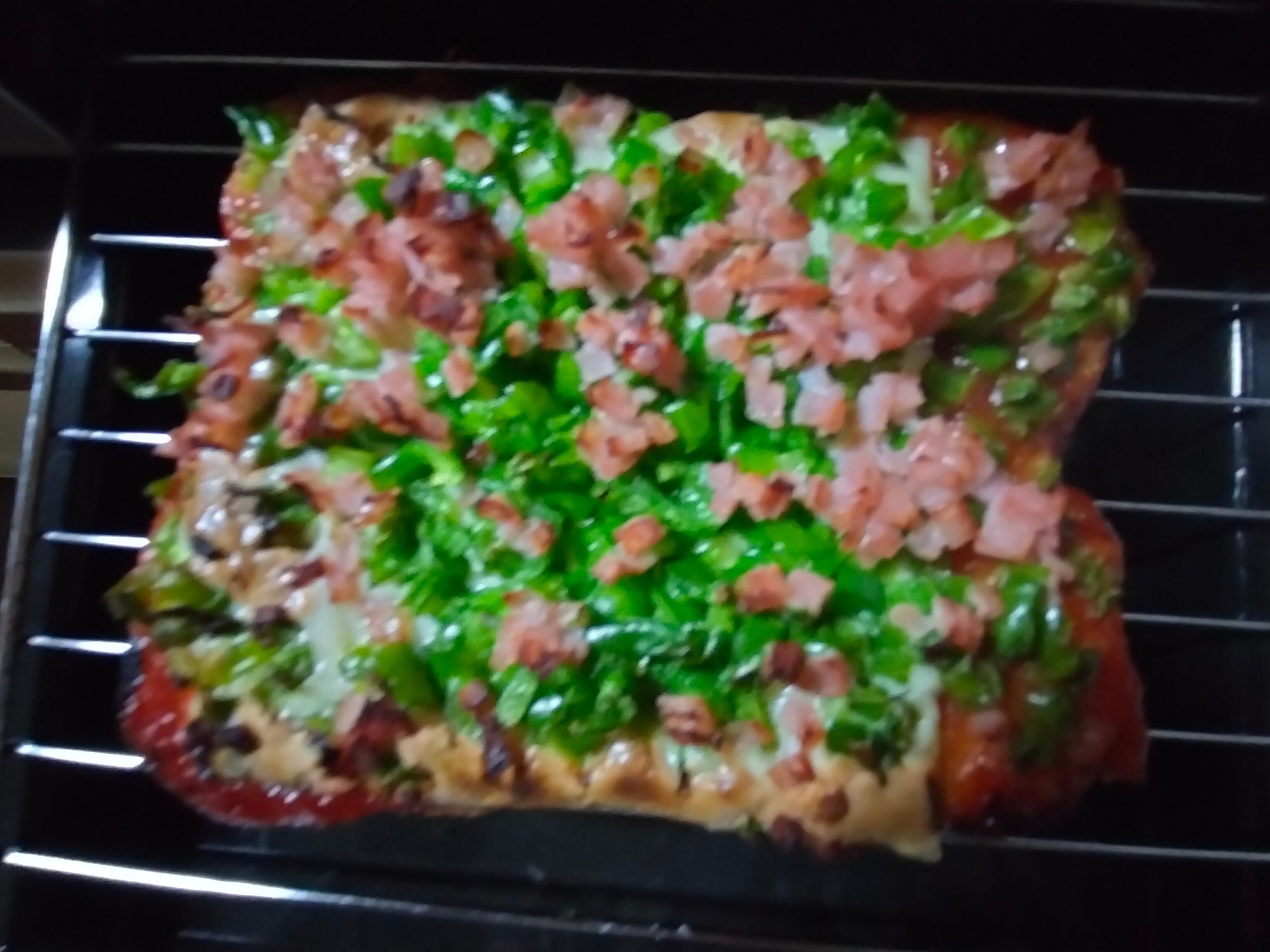 ピーマンとベーコンとチーズのケチャップ 惣菜パン