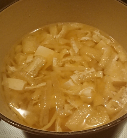 豆腐と薄揚げのお味噌汁