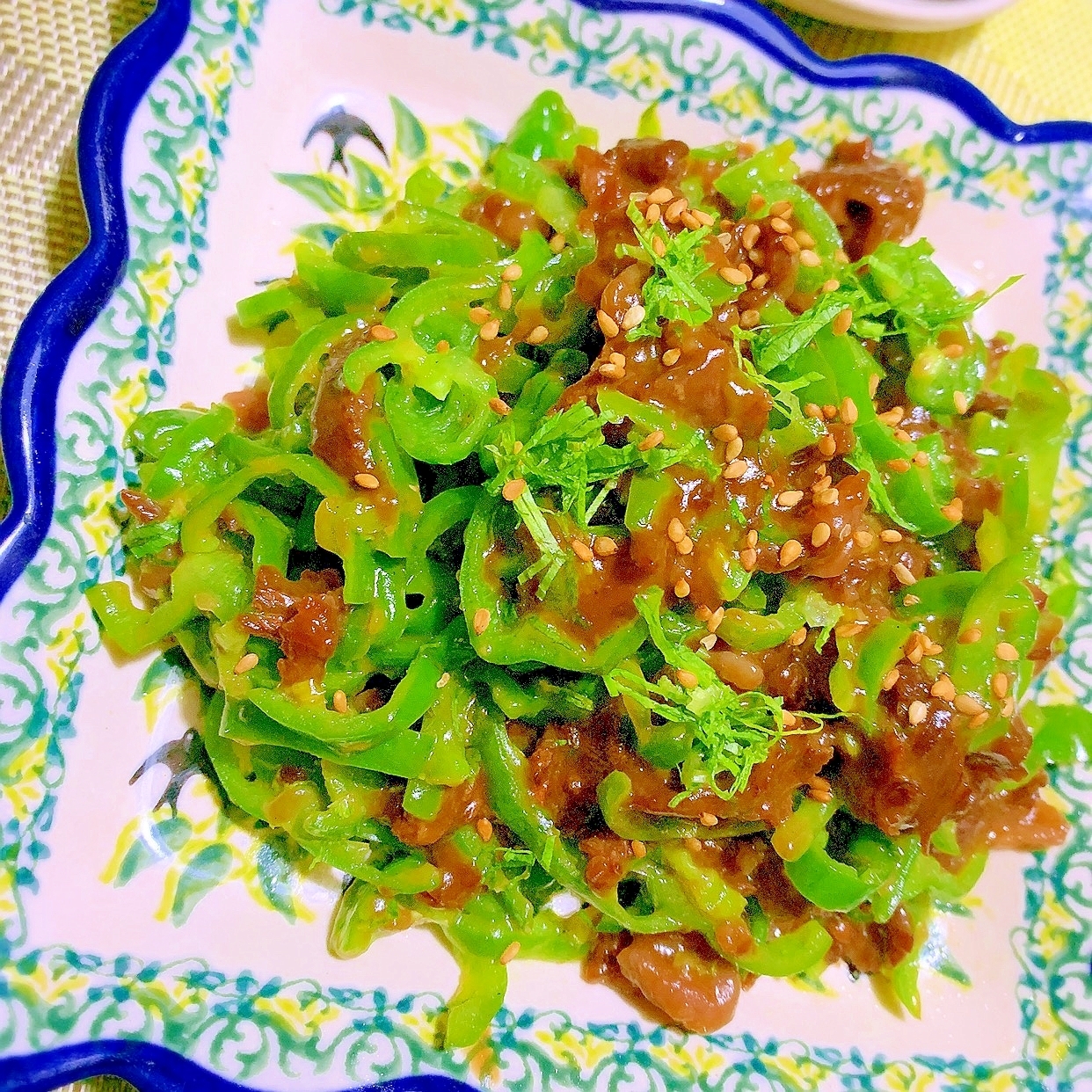 セロリとピーマンと牛肉の青椒肉絲風炒め