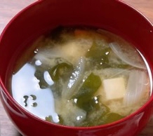 豆腐 わかめ 玉ねぎのお味噌汁 レシピ 作り方 By ままま 楽天レシピ