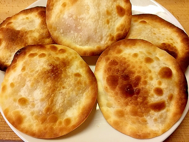 餃子の皮でパリパリチーズベーコン