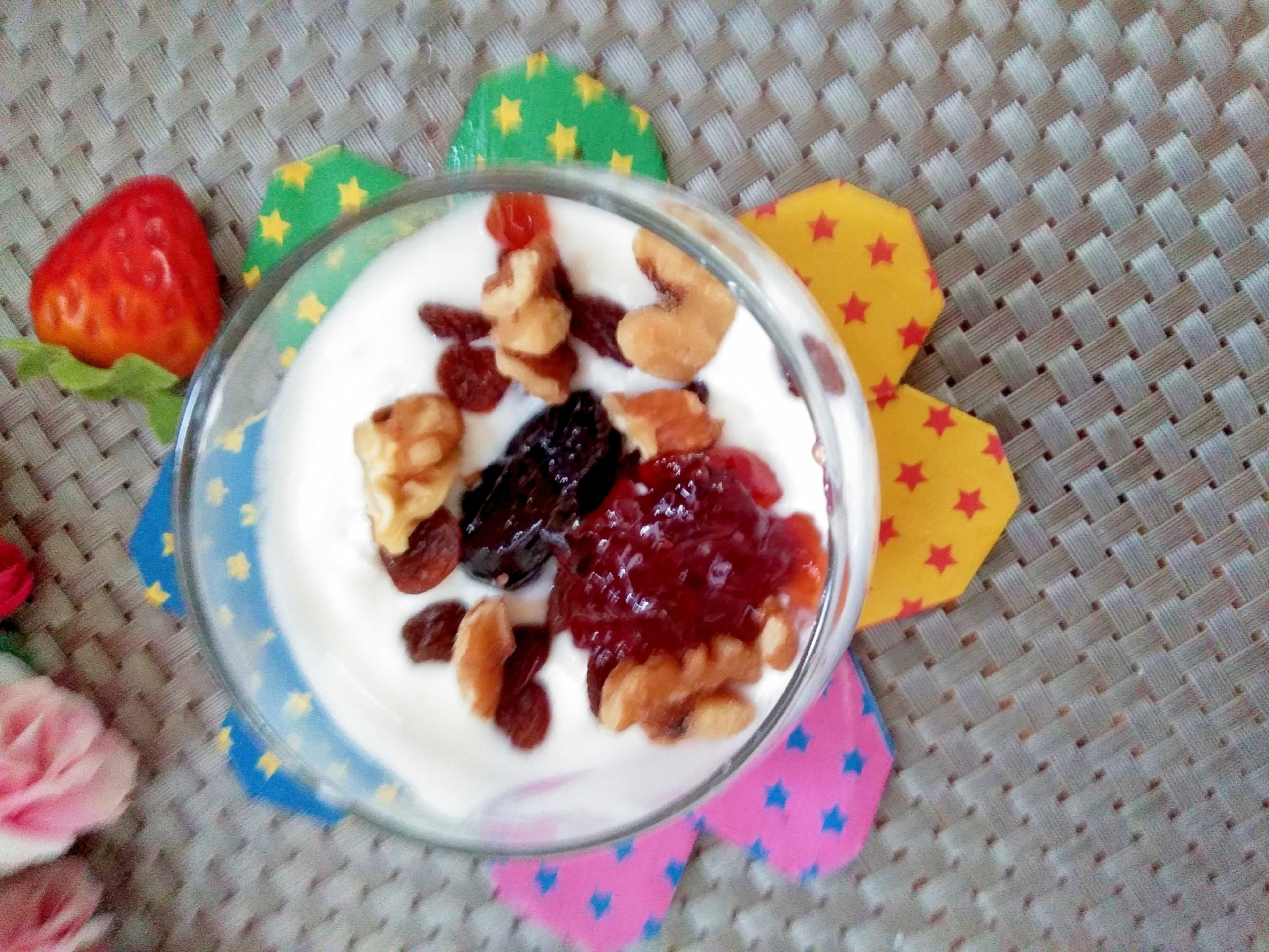 美容♪胡桃とプルーンの苺ジャムヨーグルト
