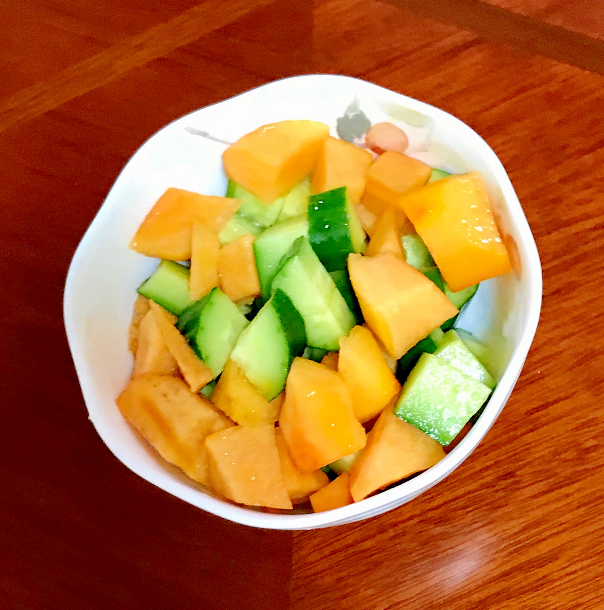 柿と胡瓜のリンゴ酢サラダ
