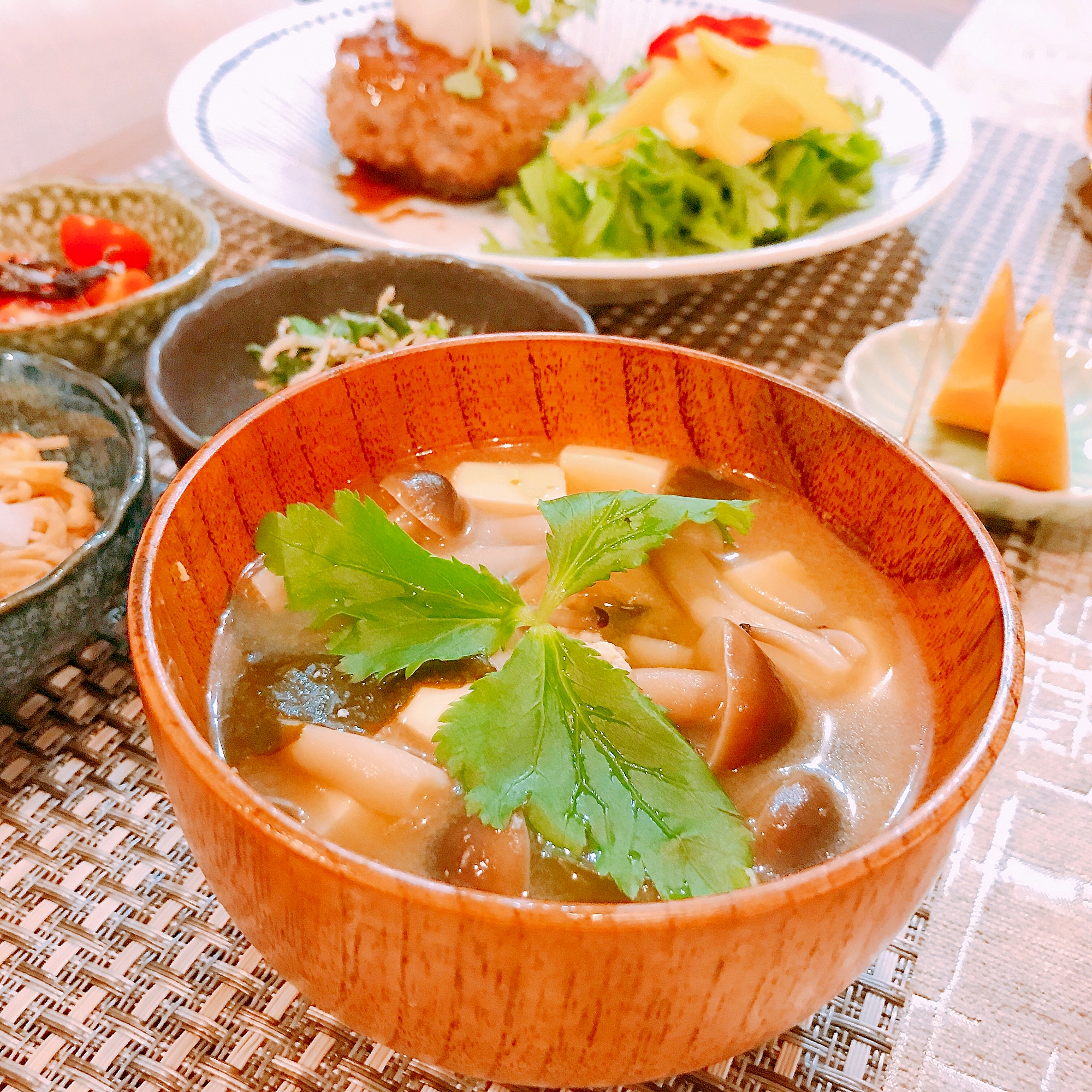柚子胡椒入り♡豆腐しめじ油揚げワカメの味噌汁
