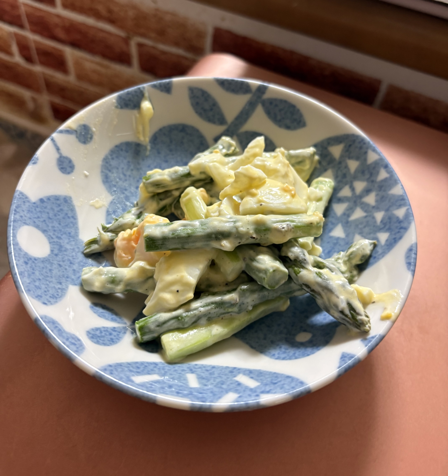 アスパラのたまごサラダ