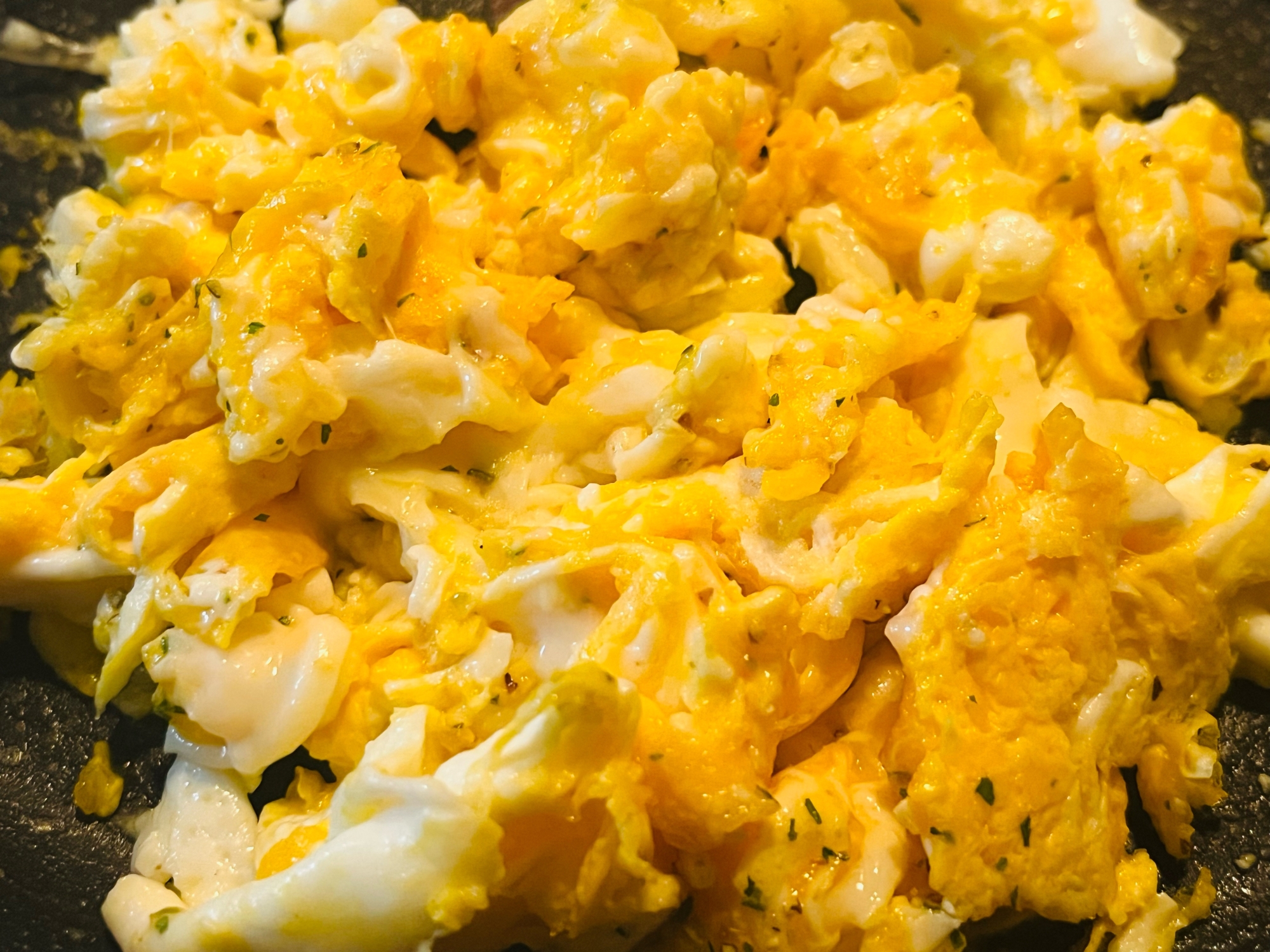 バターで·͜· ᕷふんわりスクランブルエッグ