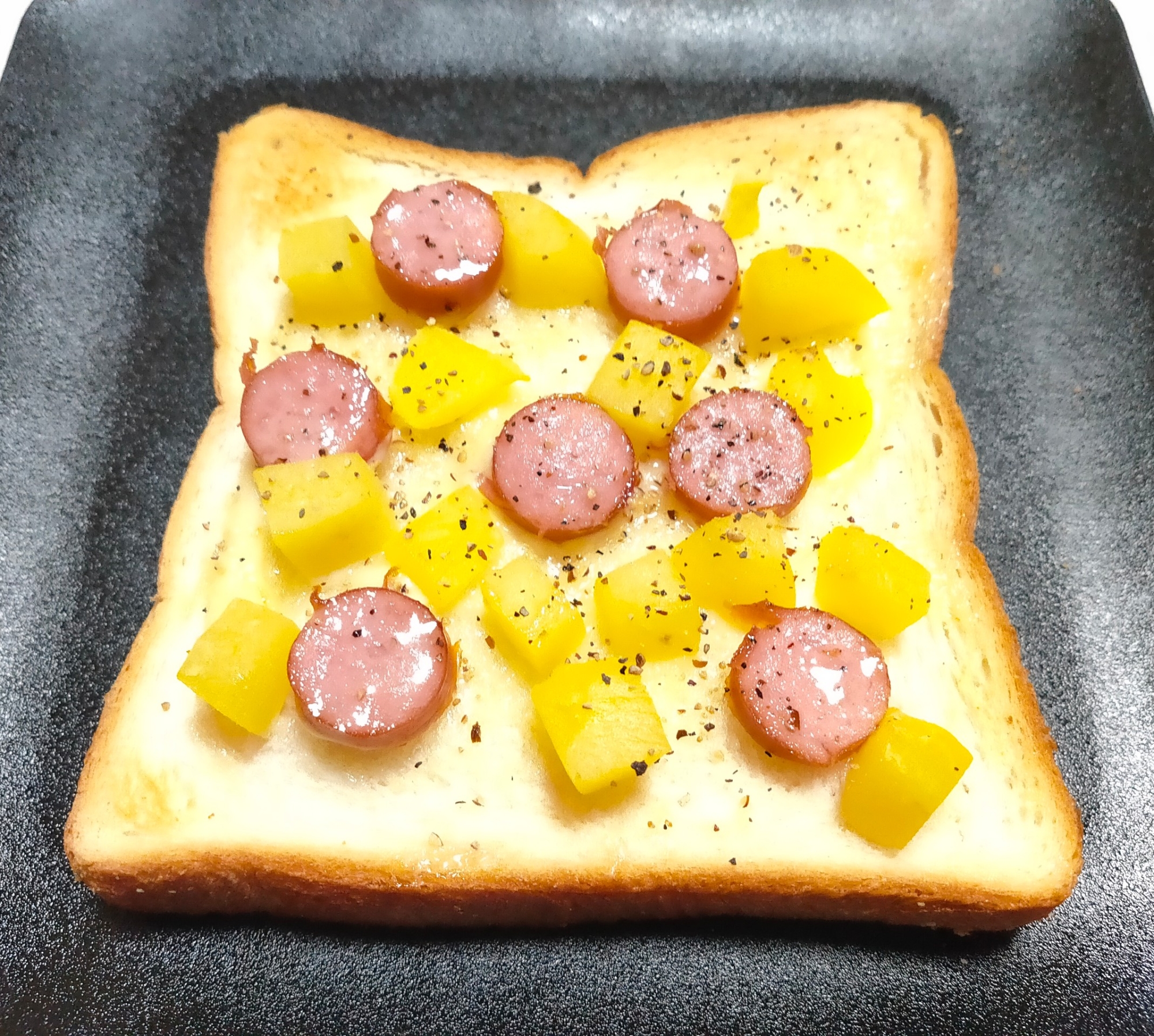 ウインナーとポテトのマヨネーズトースト
