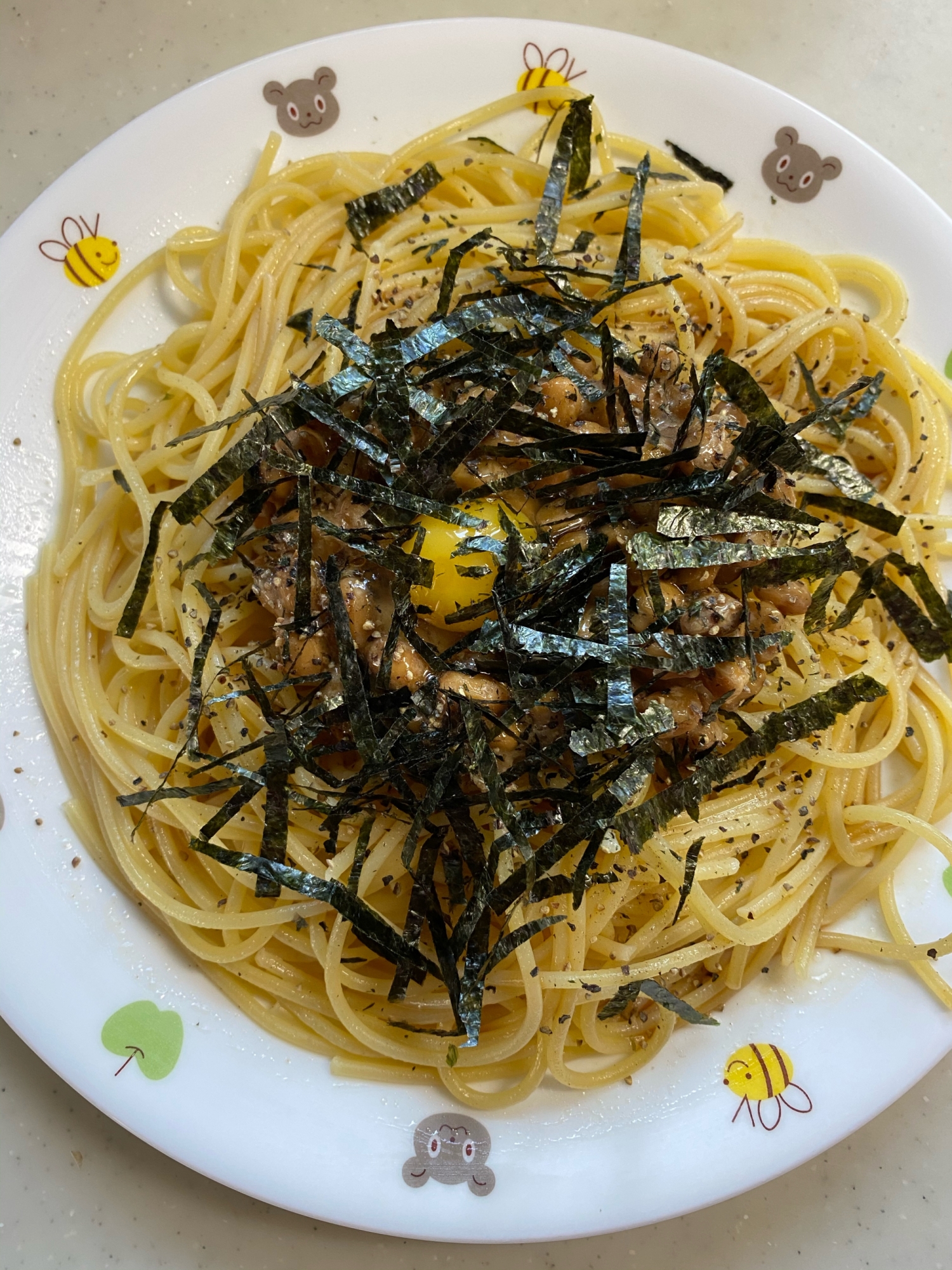 黒胡椒でピリ辛！納豆パスタ