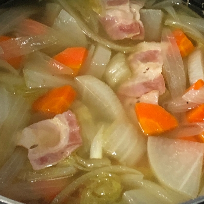 大根と白菜とベーコンのスープ