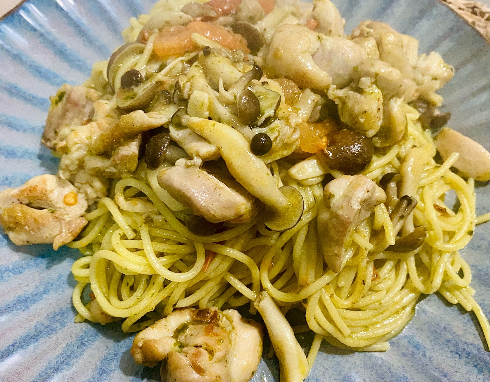 ♢鶏肉ときのこのバジルパスタ♢