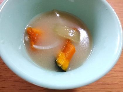 hamupi-ti-zuさん、こんにちは♪わかめ入れ忘れてました^^;かぼちゃと玉ねぎのみですが野菜の自然な甘みがとても美味しかったです♥素敵なレシピ感謝です♥