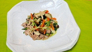 豚肉と空心菜の炒め物