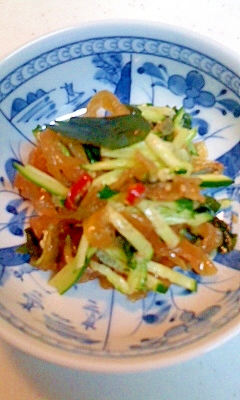 キュウリとわかめ くらげのピリ辛あえ レシピ 作り方 By ジョンとポーク 楽天レシピ