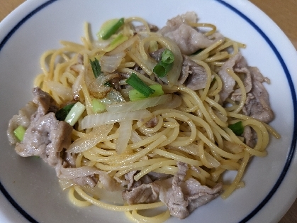 豚肉と水菜のバター醤油パスタ