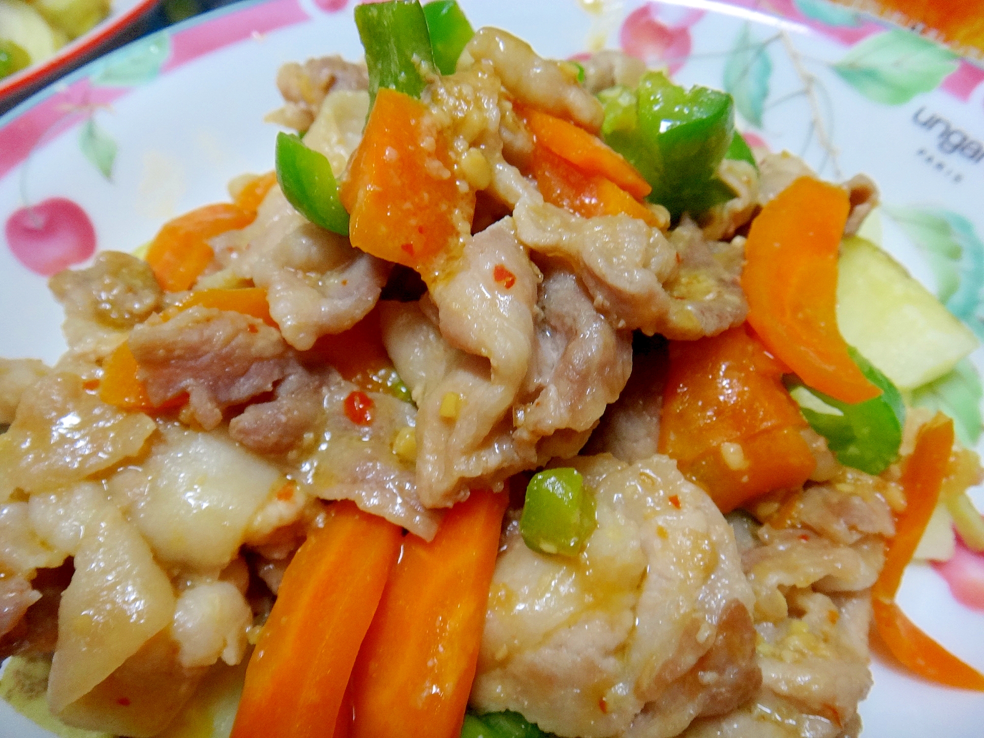 甘辛でご飯がススム！豚肉とピーマンの味噌炒め