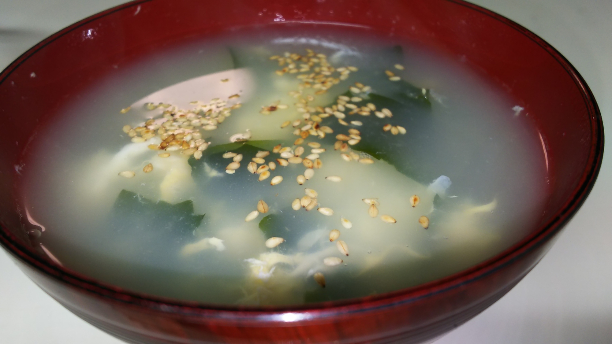 生姜たっぷりなワカメとえのきの中華風スープ