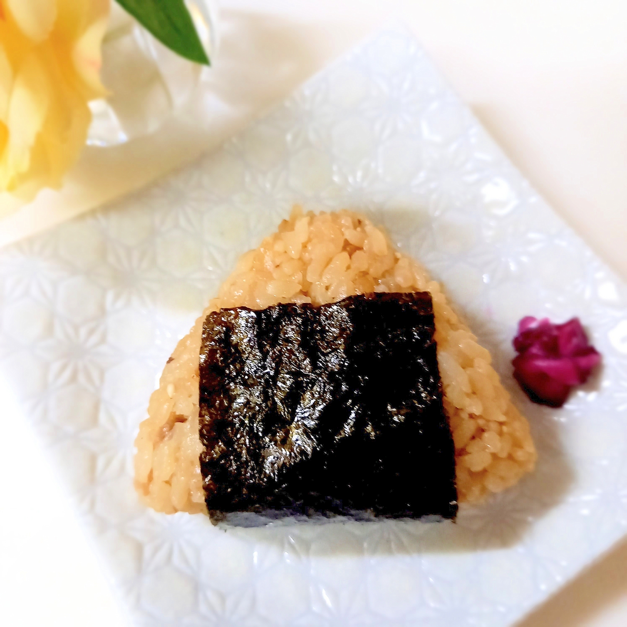 残った炊き込みご飯deᕷ*しば漬けおにぎりꕤ୭*