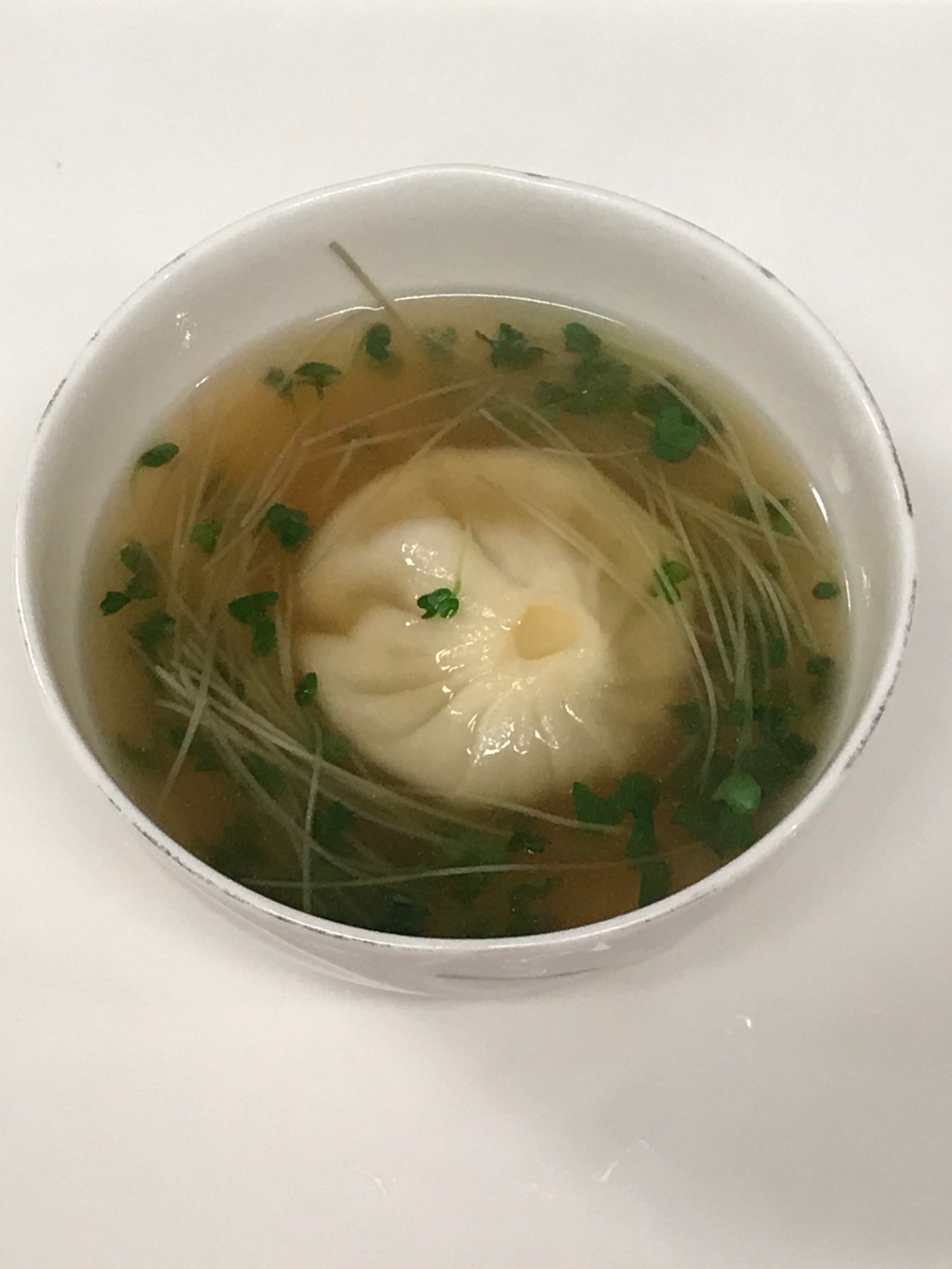 スープで食べる小籠包　スプラウトブロッコリー編